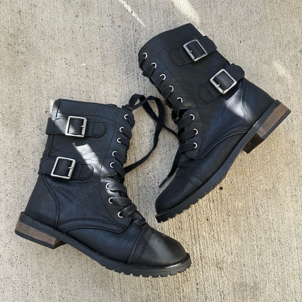 Self Esteem Black combat boots Lac up Booties size 6